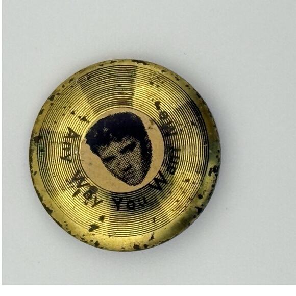 Elvis Any Way You Want Me  Pin badge Button Vintage Elvis Presley Promo Pin - Picture 1 of 13